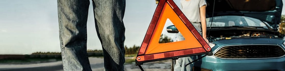 warning triangle sign to be put on the road