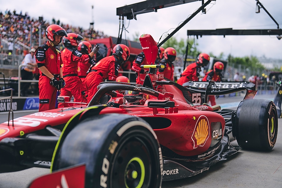 Racecar in pitstop