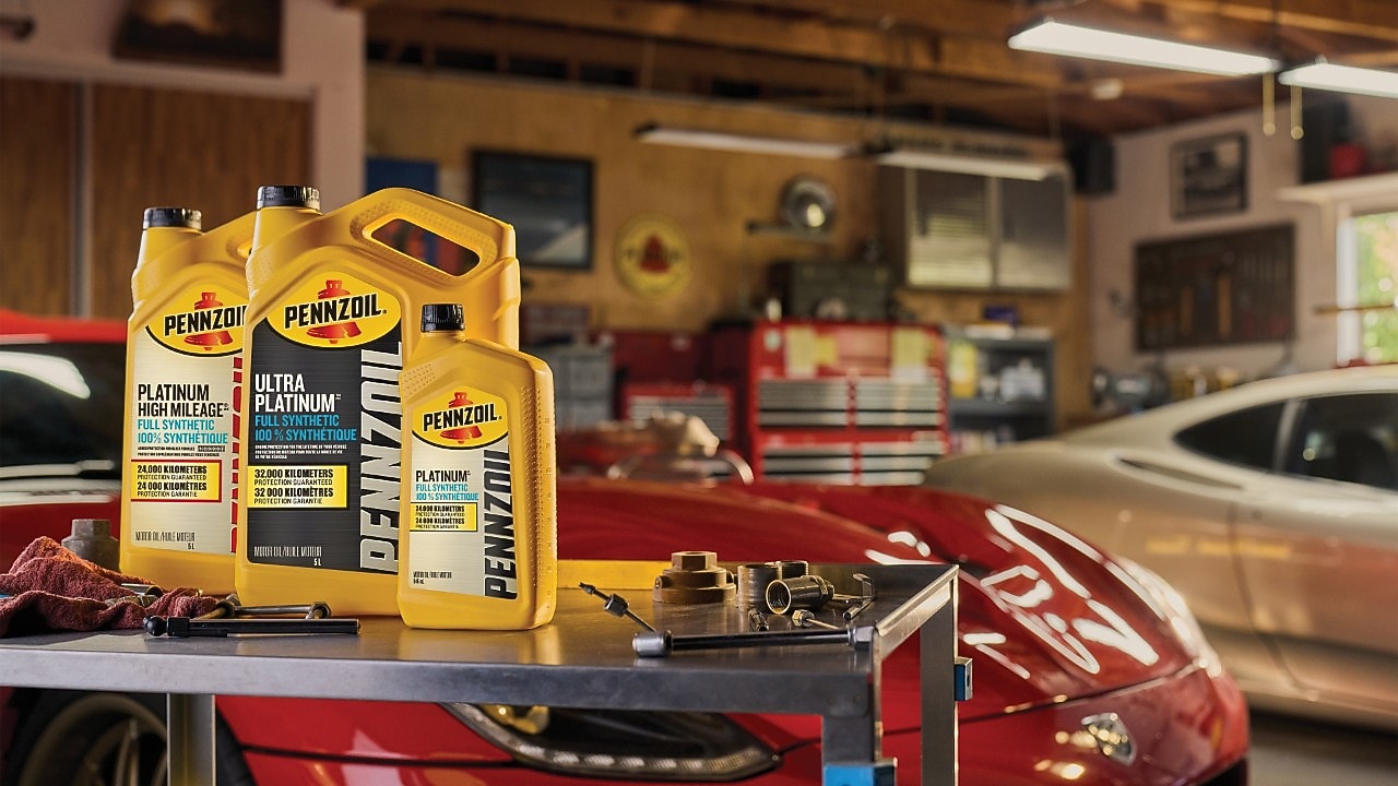Pennzoil oil being pour in engine