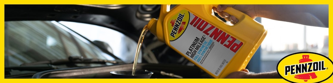 : Ma voiture vieillit et consomme plus d’huile. Savoir quand passer à l’huile moteur Pennzoil pour kilométrage élevé fait toute la différence.