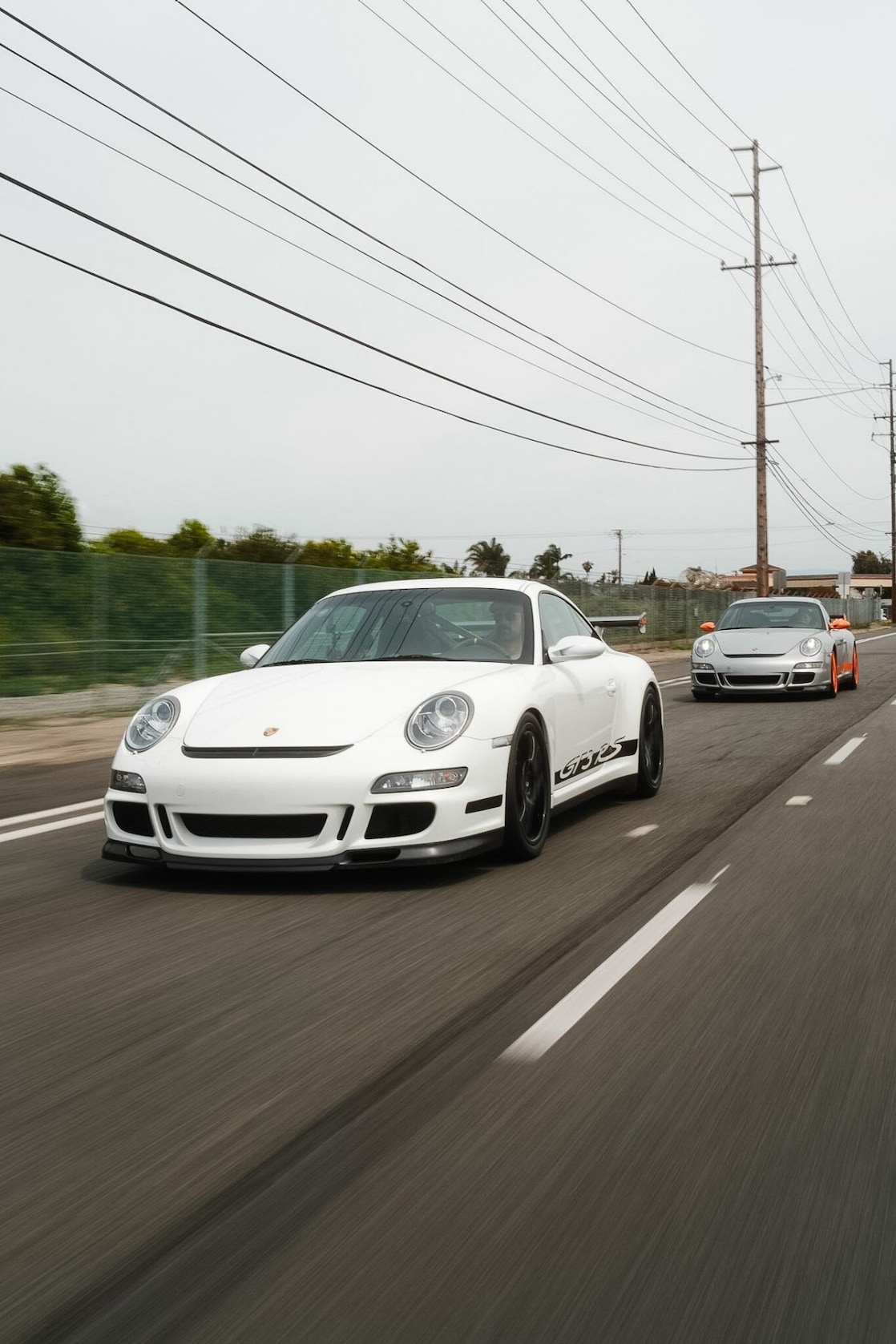 : Lorsque Vin conduit sa voiture culte préférée, une Porsche 2007, c’est une expérience émotionnelle sur 360 degrés.