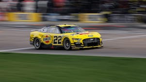 Arrêt au puits de Joey Logano