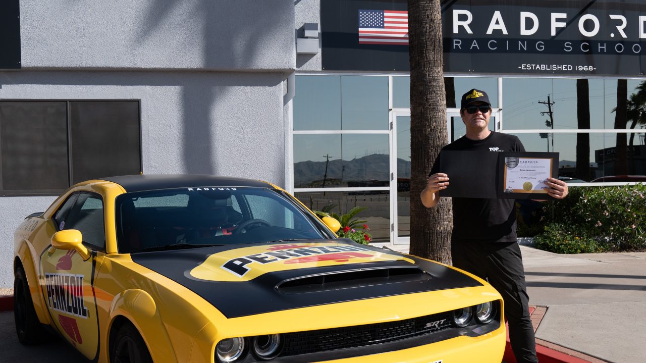 Huile Pennzoil Platinum Racing, expertise en matière de GT-R, course automobile avec Pennzoil