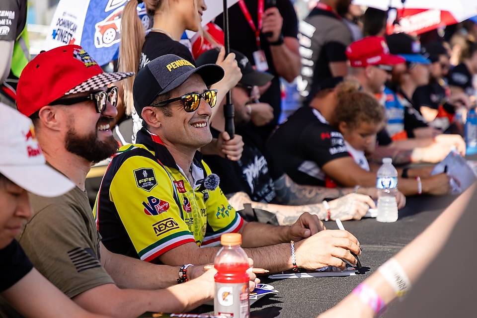 pilotes de Formula DRIFT Pro, Formula D, Federico Sceriffo, À nous la route par Pennzoil